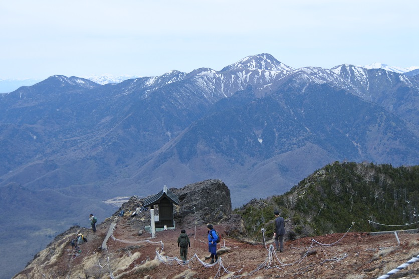 男体山山頂から日光白根山