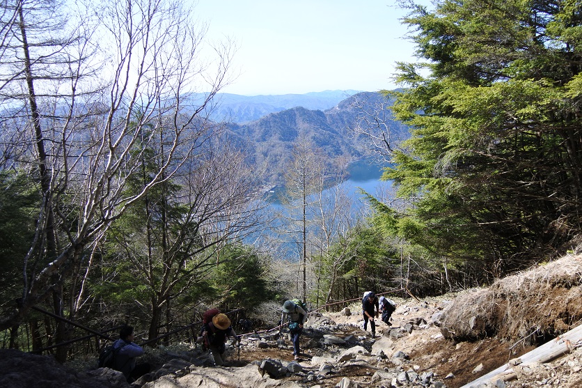 男体山登山道から中禅寺湖