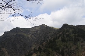 ジムニーで行く　春の北関東登山旅　その５「武尊山」