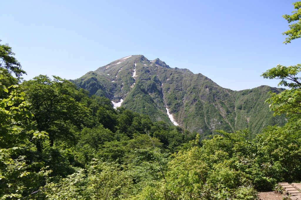 天神平駅より谷川岳