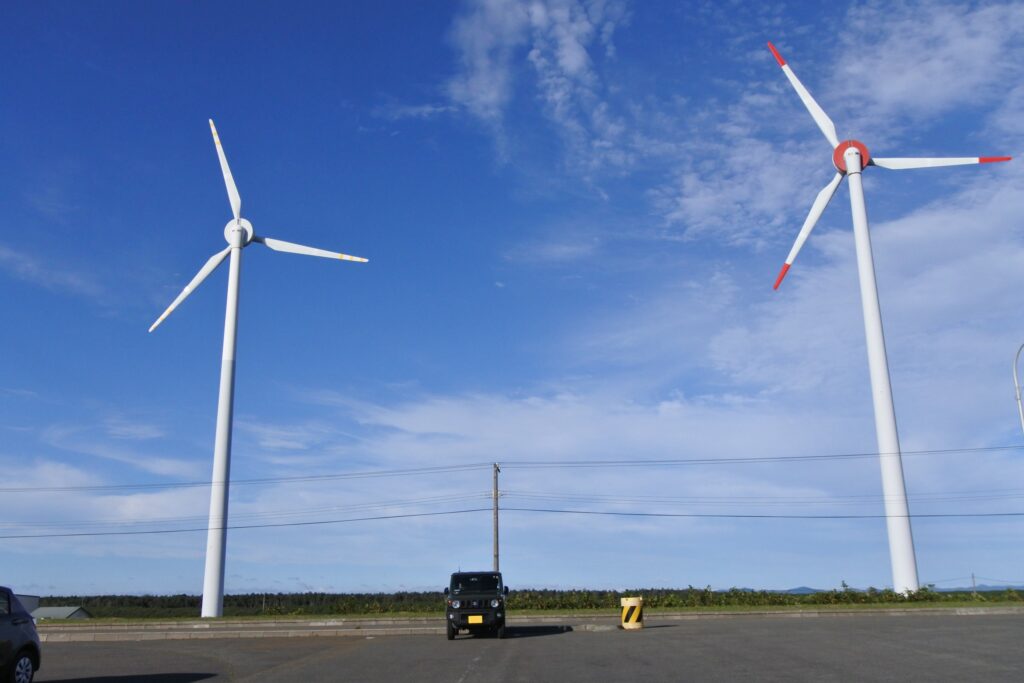 オトンルイ風力発電所とジムニー