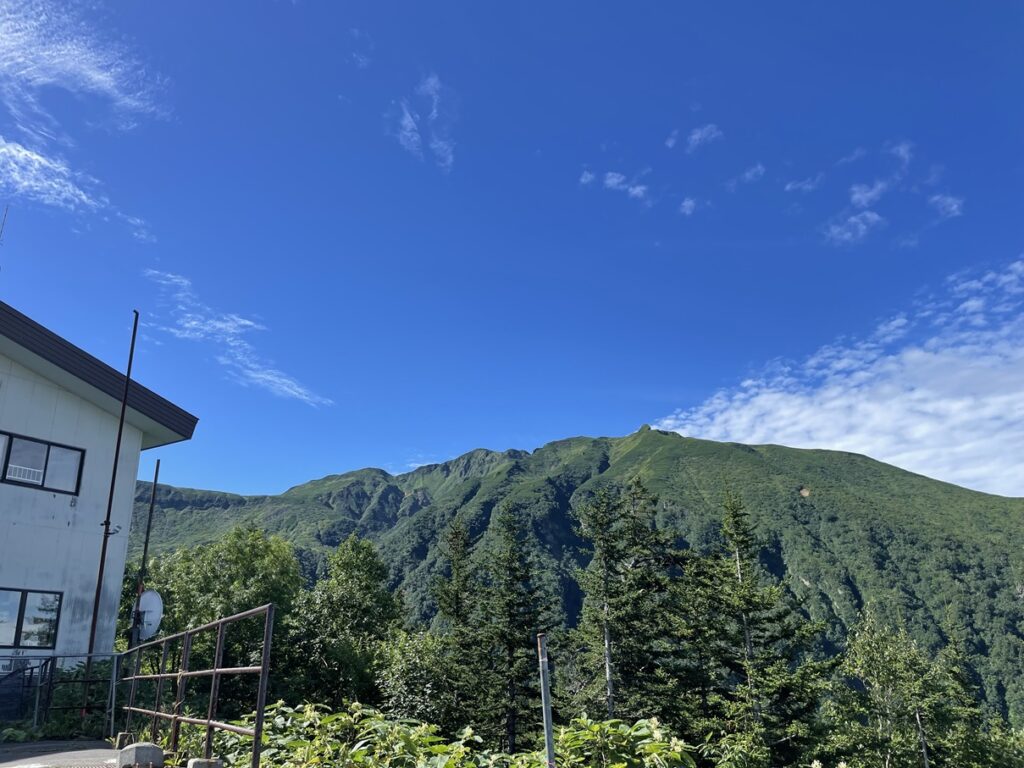 十勝岳凌雲閣から富良野岳