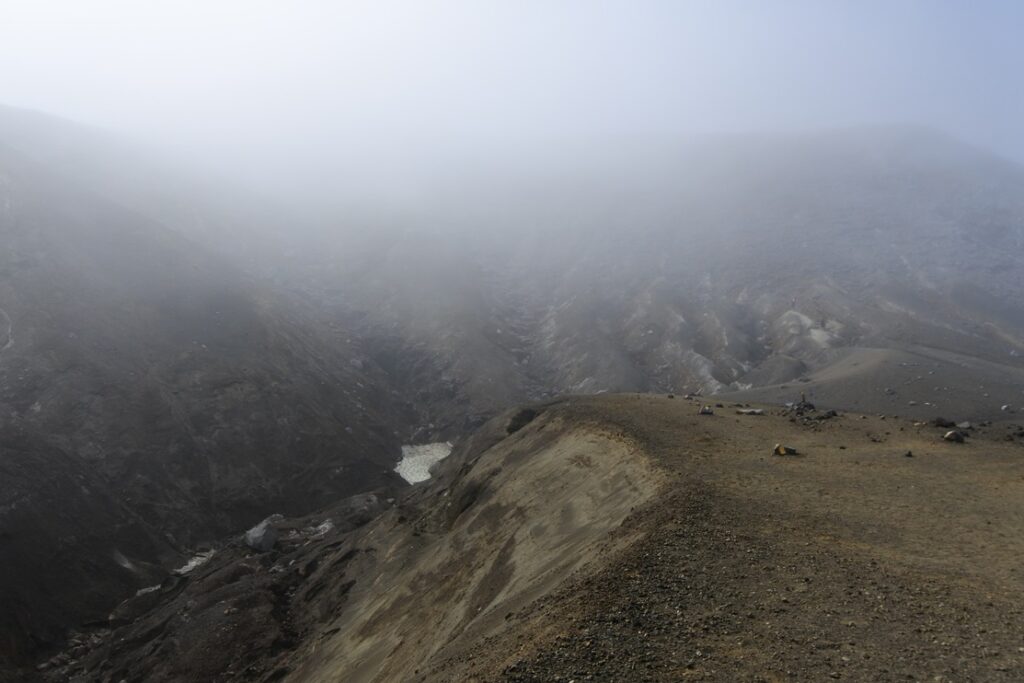 十勝岳登山道の最後の登り